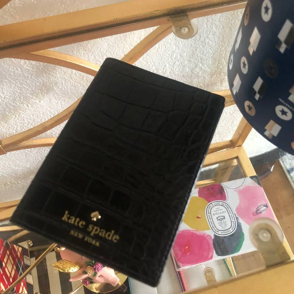 Worn once Kate Spade Black Passport Holder Looks Like Alligator Skin